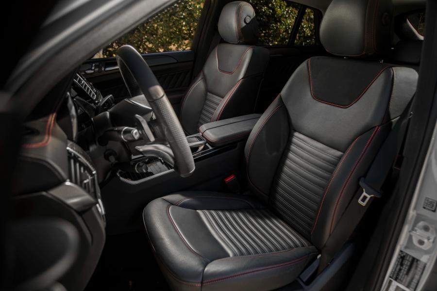 Интерьер Mercedes-AMG GLE43 4Matic Coupe 2016 года  (NA) (фото 16 из 21)